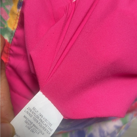 Beautiful Amanda Uprichard Floral set, top xs and shorts small - Picture 14 of 15